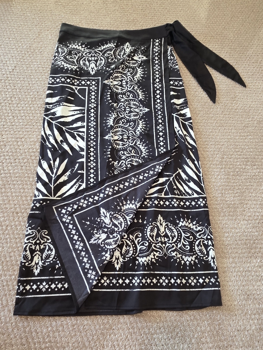 Rachel Zoe Black and White Bandana-Print Wrap Maxi Skirt